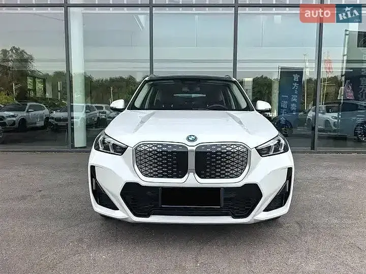 BMW Ix1 2025 photo 2