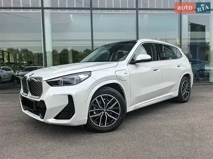 BMW Ix1