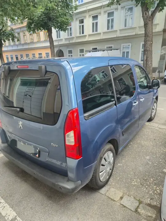 Peugeot Partner 2011 photo 2