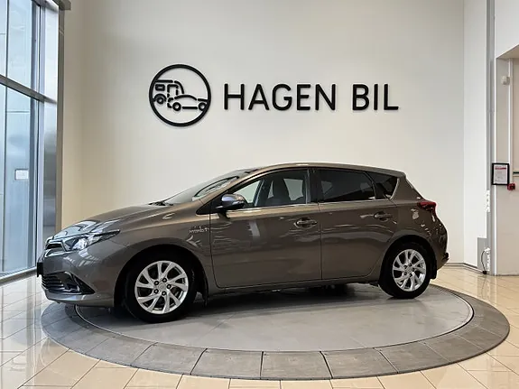 Toyota Auris 2017 photo 3