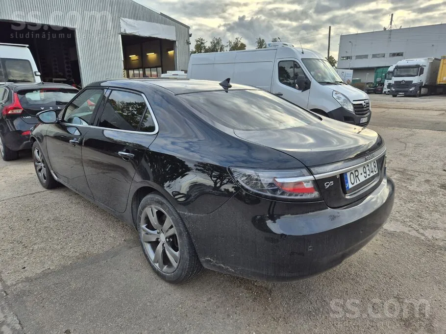 Saab 9-5 2011 photo 3