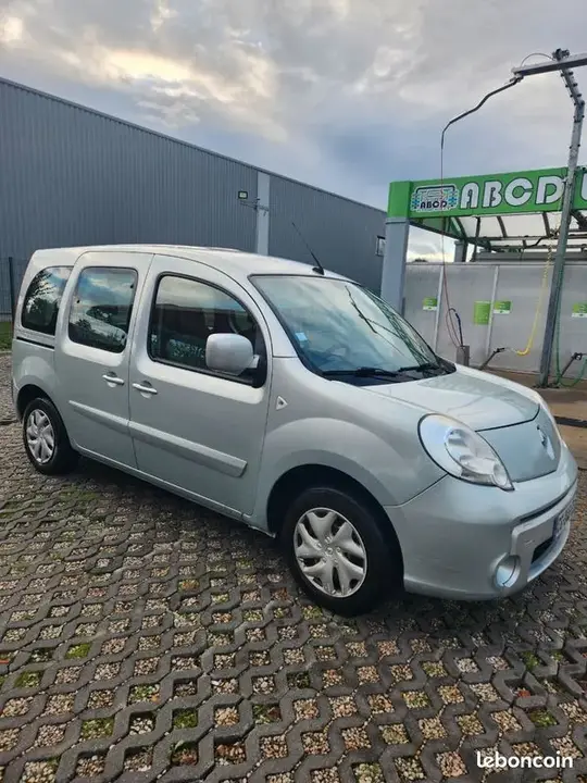 Renault Kangoo 2012 photo 2
