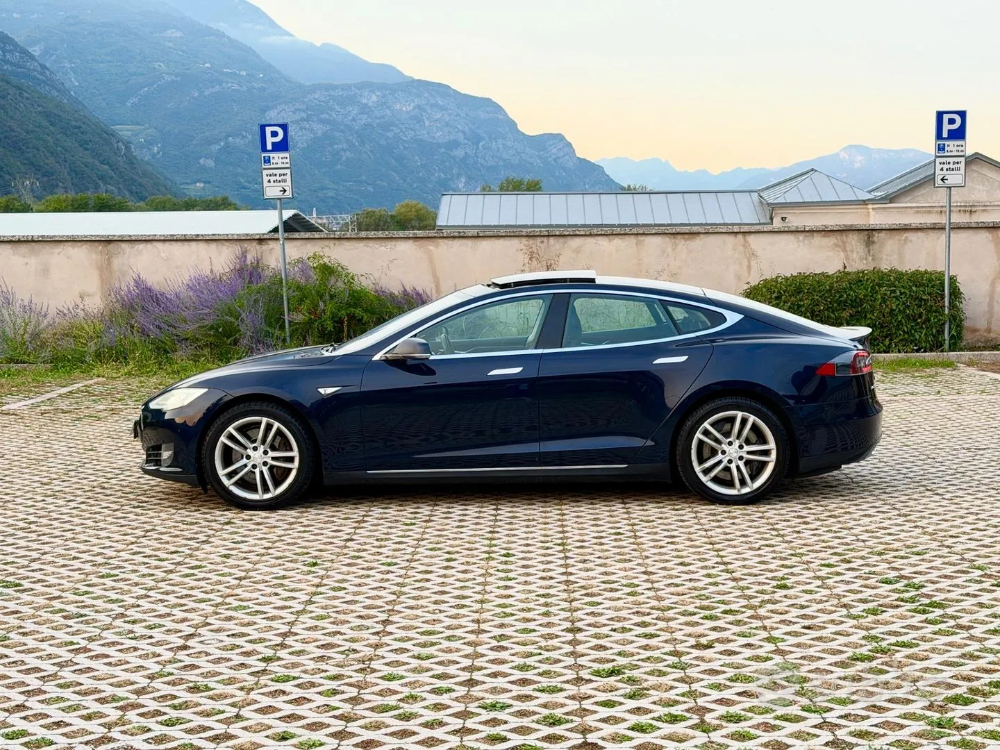 Tesla Model S 2015 photo 5