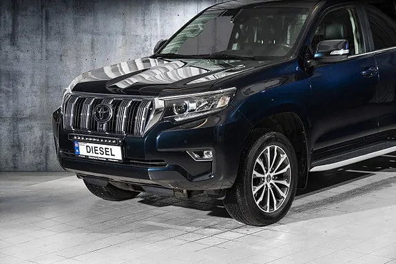 Toyota Land Cruiser 2023 photo 2