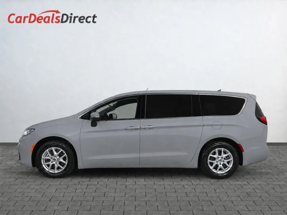 Chrysler Pacifica 2023 photo 3