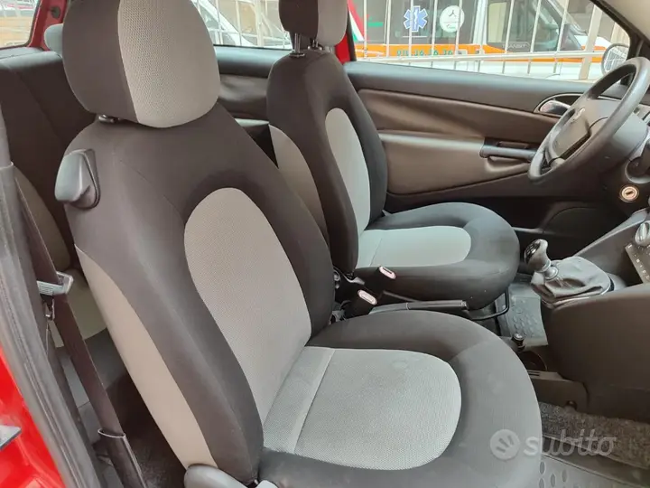 Lancia Ypsilon 2004 photo 4
