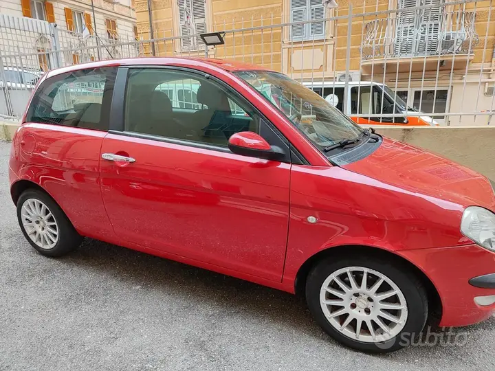 Lancia Ypsilon