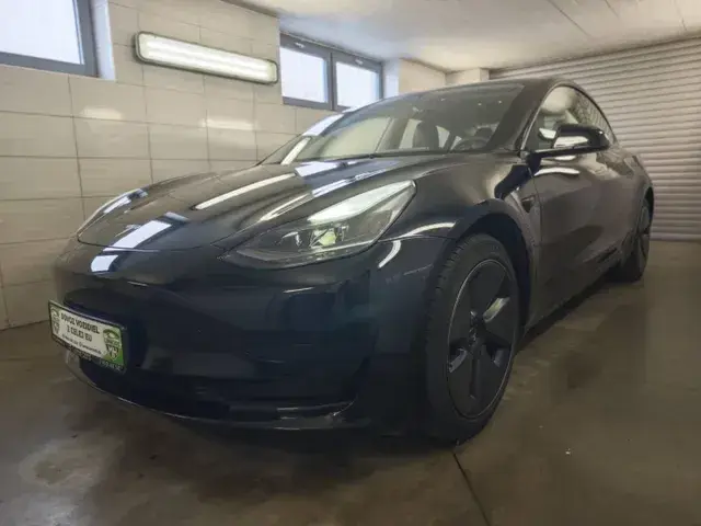 Tesla Model 3 2022 photo 3