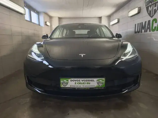 Tesla Model 3 2022 photo 2