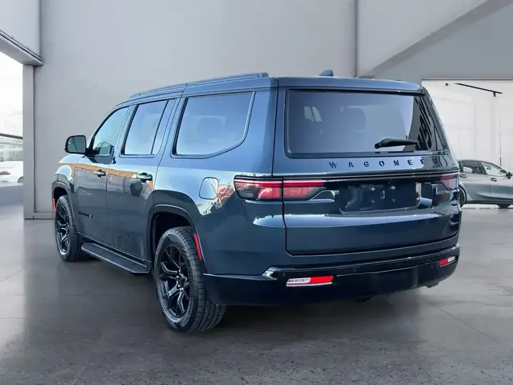 Jeep Wagoneer 2024 photo 3