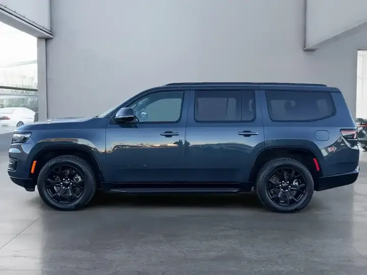 Jeep Wagoneer 2024 photo 2