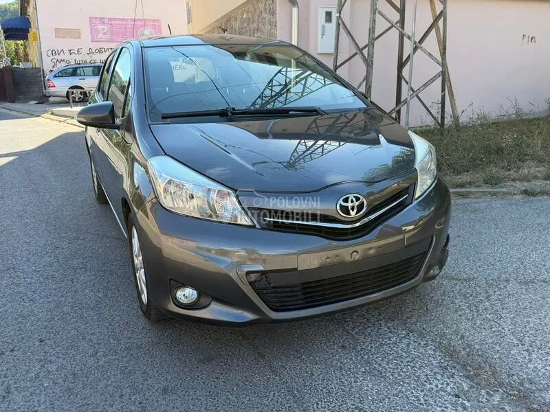 Toyota Yaris 2012 photo 3