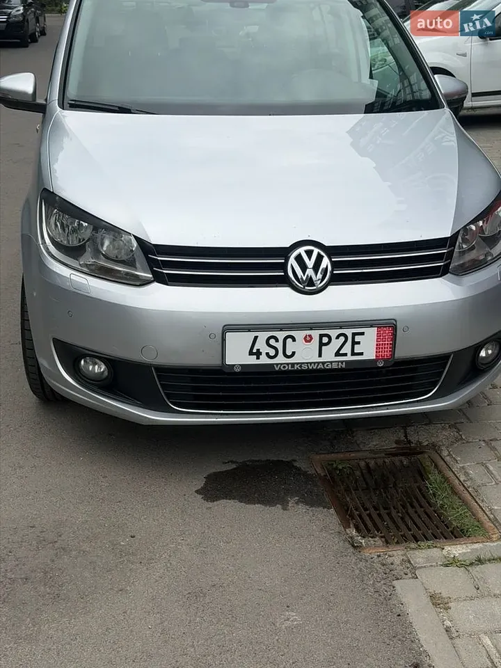 Volkswagen Touran 2011 photo 5