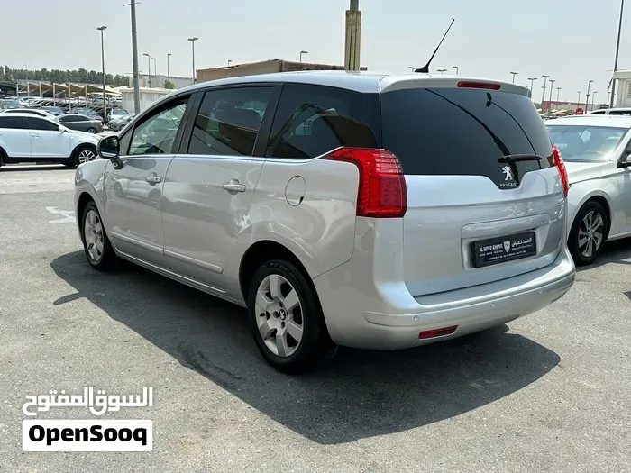 Peugeot 5008 2016 photo 4