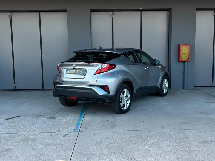 Toyota C-Hr 2018 photo 5