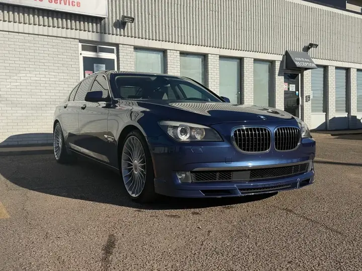 BMW 7 Series 2011 photo 3