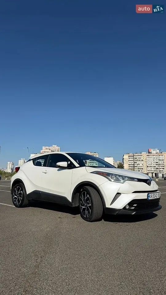 Toyota C-Hr 2017 photo 3