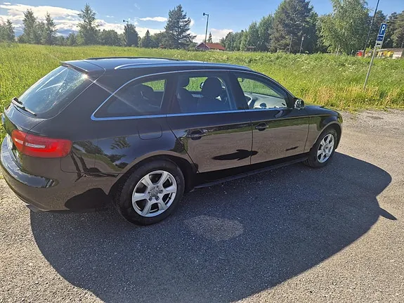 Audi A4 2013 photo 2
