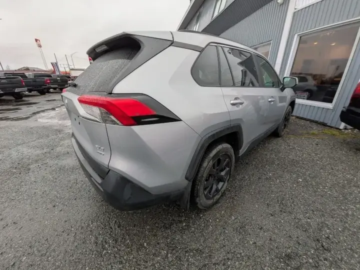 Toyota Rav4 2021 photo 3