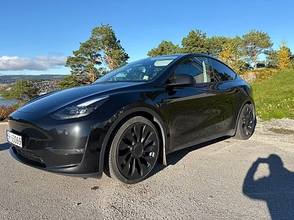 Tesla Model Y 2024 photo 4
