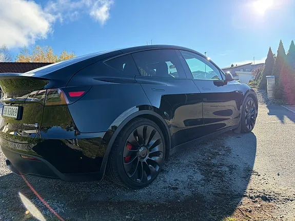Tesla Model Y 2024 photo 5