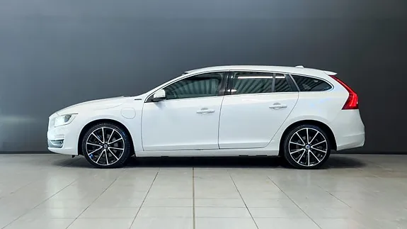 Volvo V60 2017 photo 2