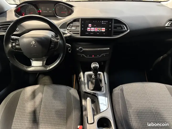 Peugeot 308 2020 photo 3