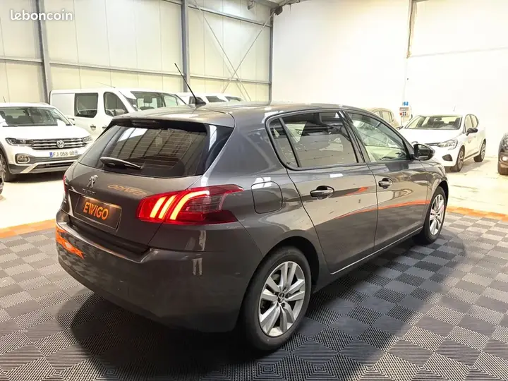 Peugeot 308 2020 photo 2