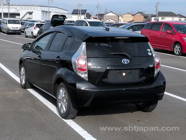 Toyota Aqua 2012 photo 3
