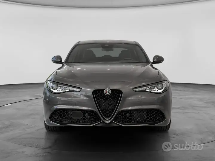 Alfa Romeo Giulia 2022 photo 2