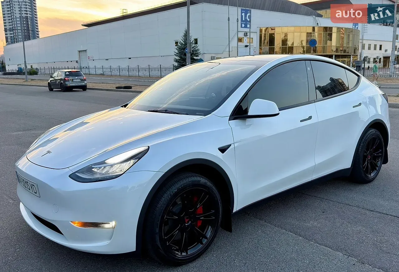 Tesla Model Y 2023 photo 3