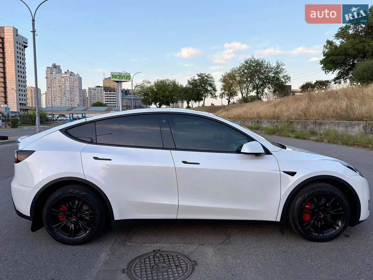 Tesla Model Y 2023 photo 5