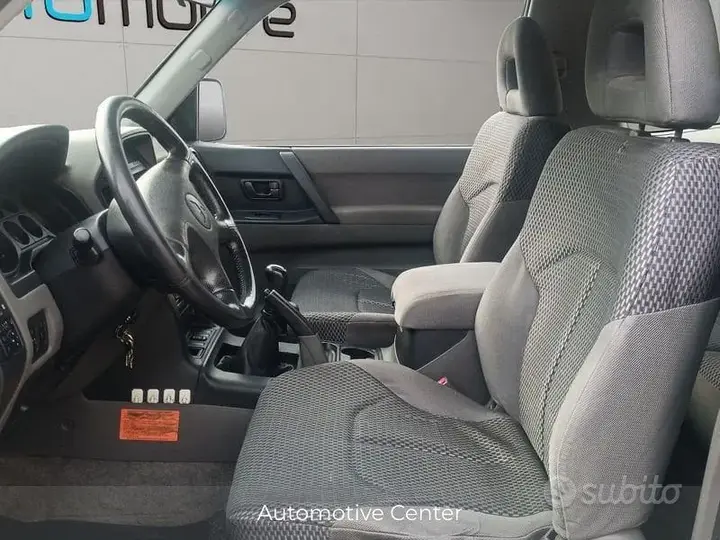 Mitsubishi Pajero 2002 photo 3