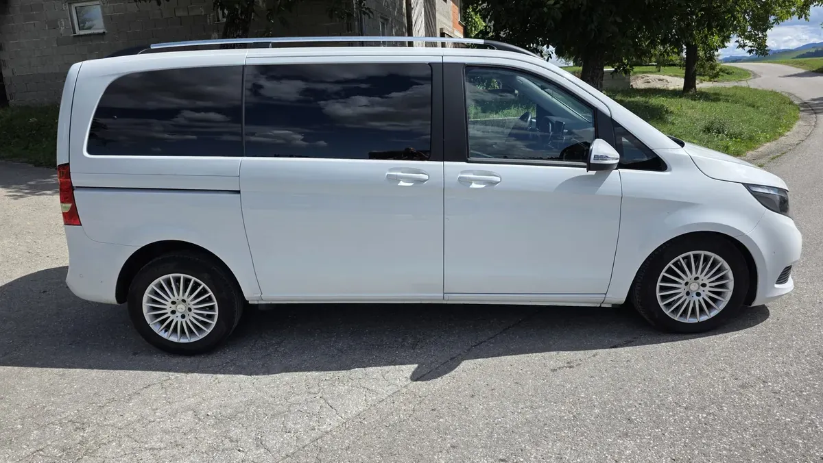 Mercedes-Benz V-Class 2016 photo 2