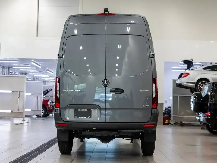 Mercedes-Benz Sprinter 2026 photo 4