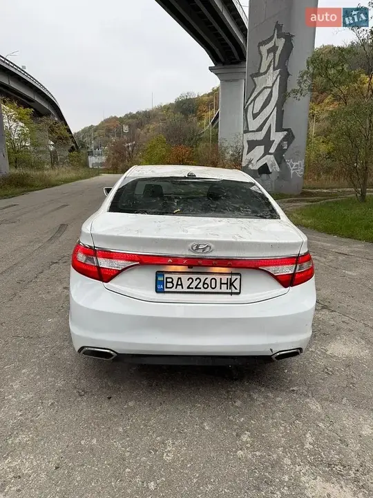Hyundai Azera 2015 photo 4