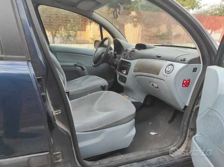 Citroen C3 2002 photo 3