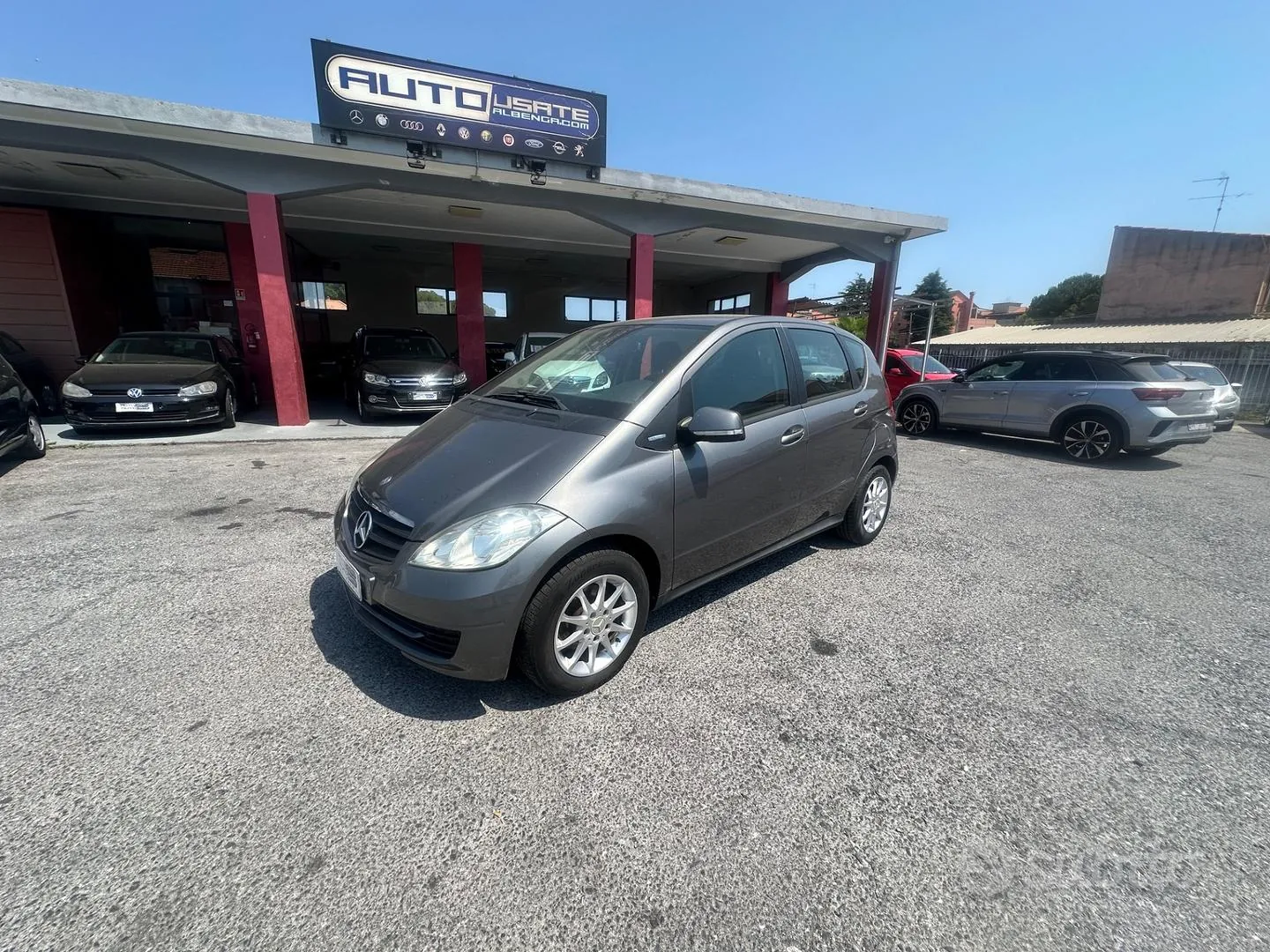 Mercedes-Benz A 160 2010 photo 2