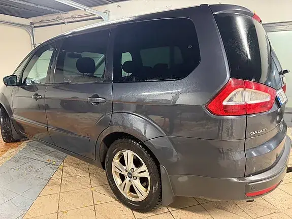 Ford Galaxy 2009 photo 3