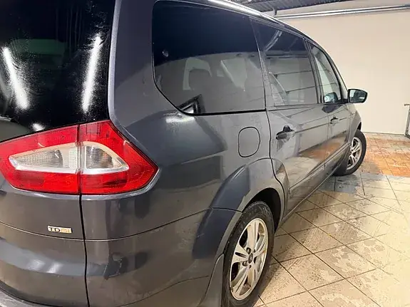 Ford Galaxy 2009 photo 5