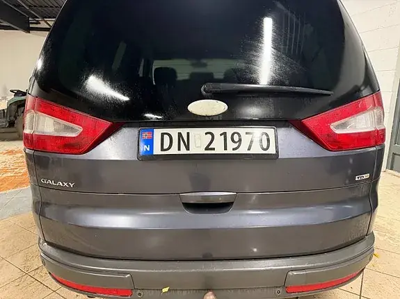Ford Galaxy 2009 photo 4
