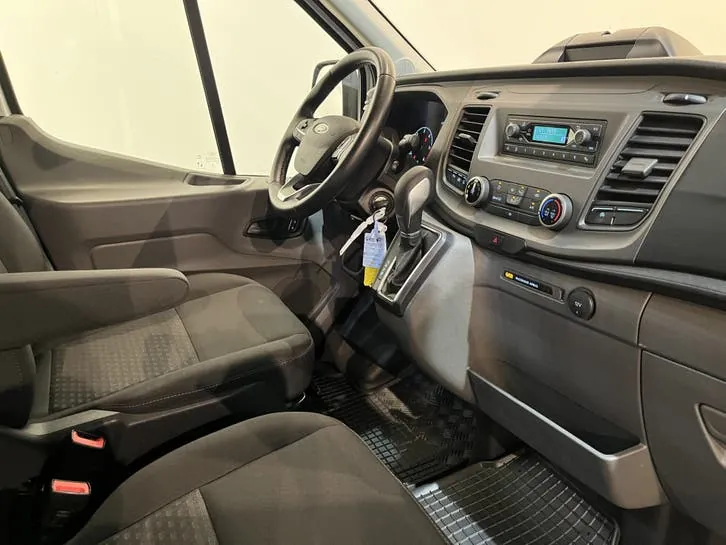 Ford Transit 350 2024 photo 3