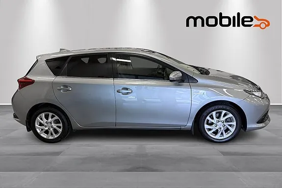 Toyota Auris 2017 photo 3