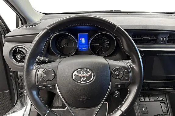 Toyota Auris 2017 photo 5