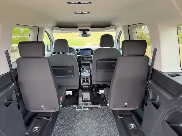 Ford Grand Tourneo Connect 2026 photo 2