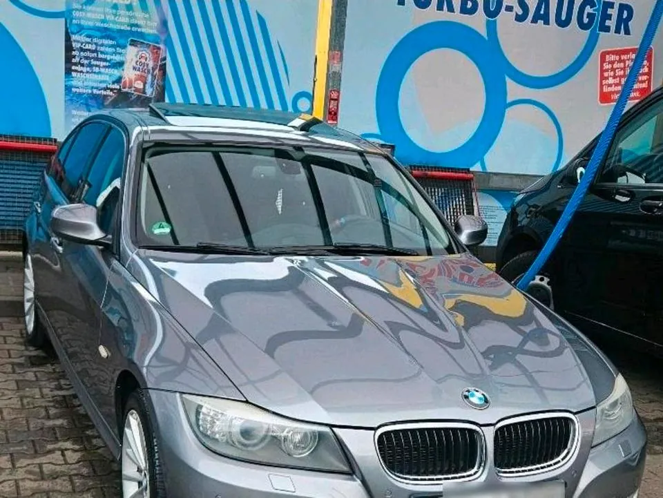 BMW E90