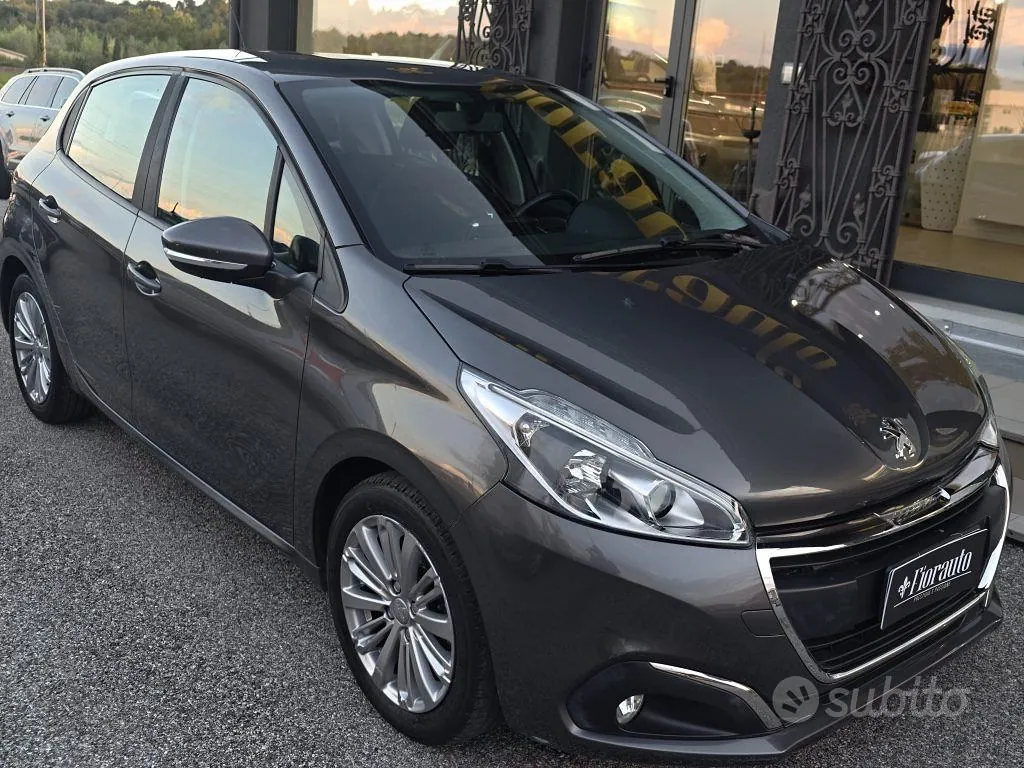 Peugeot 208 2019 photo 2