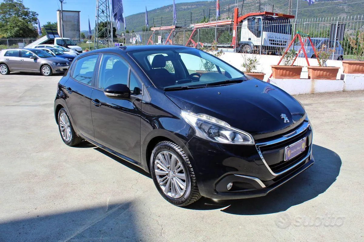 Peugeot 208 2016 photo 3