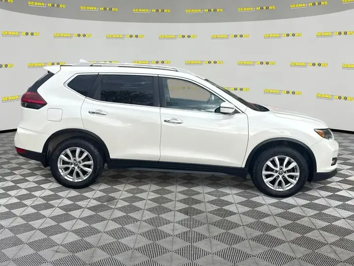 Nissan Rogue 2018 photo 2