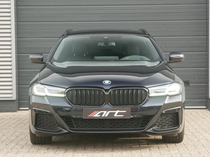 BMW 5 Series 2022 photo 2